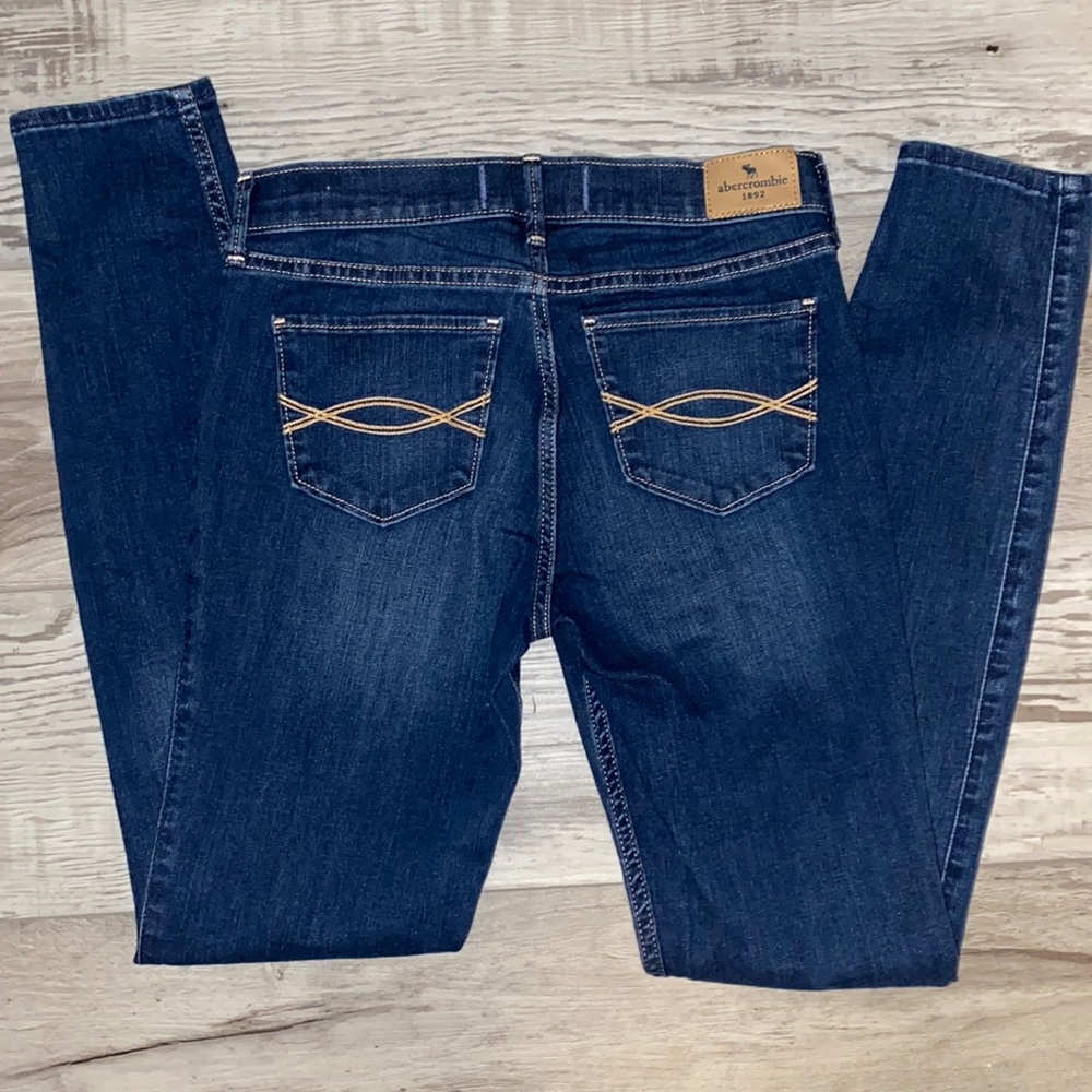 Girls 15/16, New without tags, Abercrombie Kids skinny jeans / Jean legging